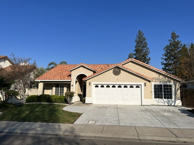 Primary Photo - 3-bedroom single story in Merced!