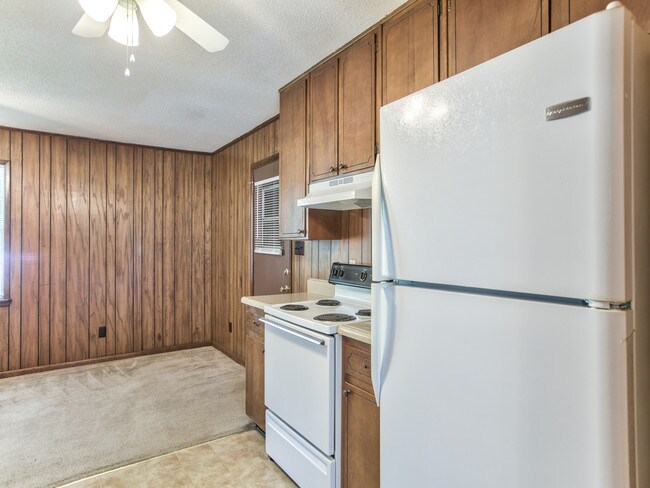 Building Photo - 2308 Vincent Dr