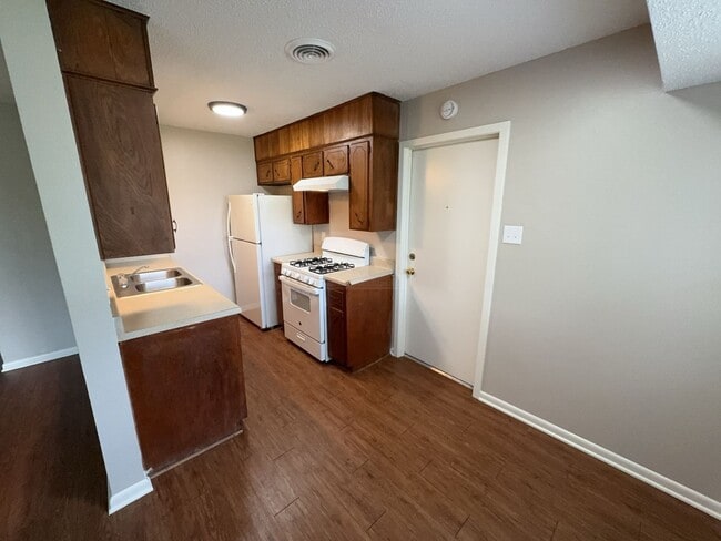 Building Photo - 1205 Kathey Dr