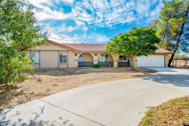 Building Photo - 17433 Sultana St