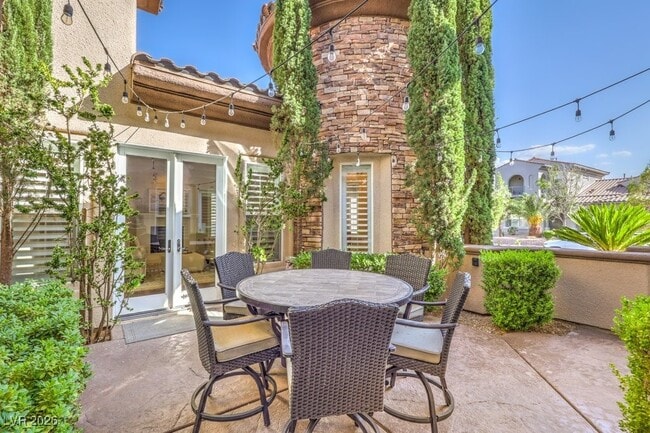 Building Photo - 636 Chervil Valley Dr