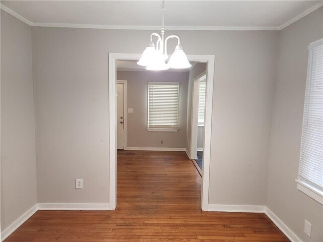 Building Photo - 2457 Richard Ave