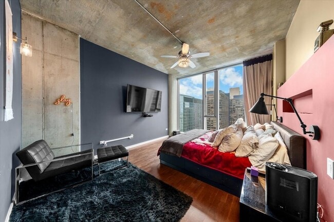 Building Photo - 600 N Fairbanks Ct