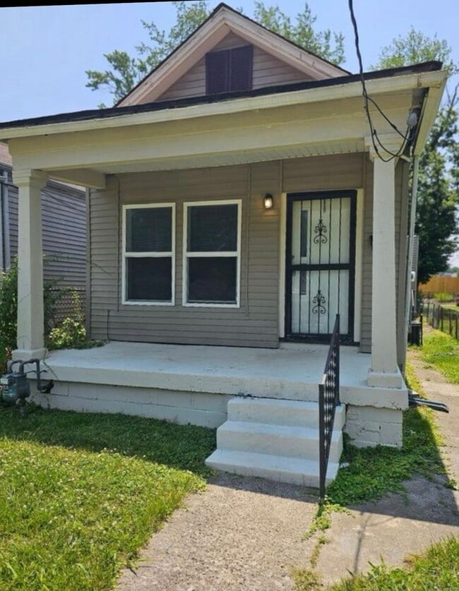 Building Photo - Updated 3BR house in West Louisville-Section 8 Accepted! **$400 off your first months rent**