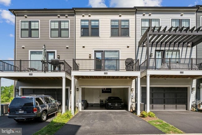 Building Photo - 13780 Kahawai Dr