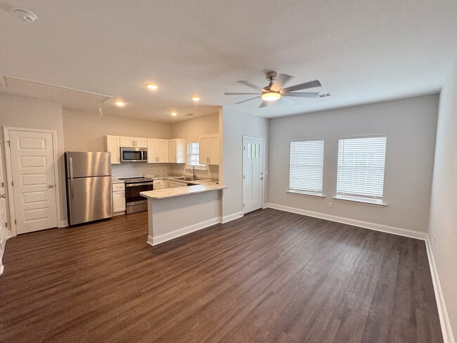 Building Photo - 130 Briarwood Rd