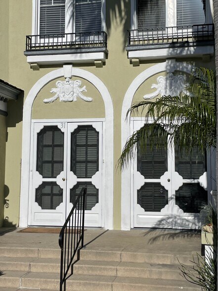 Building Photo - 31 Cherry Ave