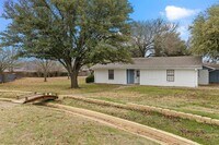 Building Photo - 102 Bowie Cove