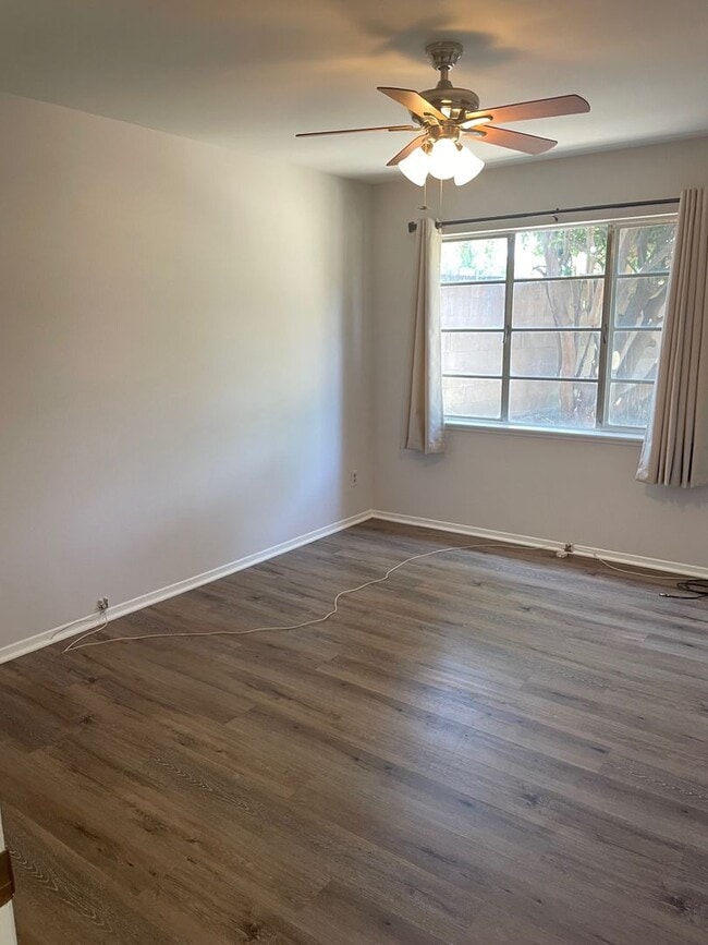Building Photo - Charming Home on Cul-de-Sac