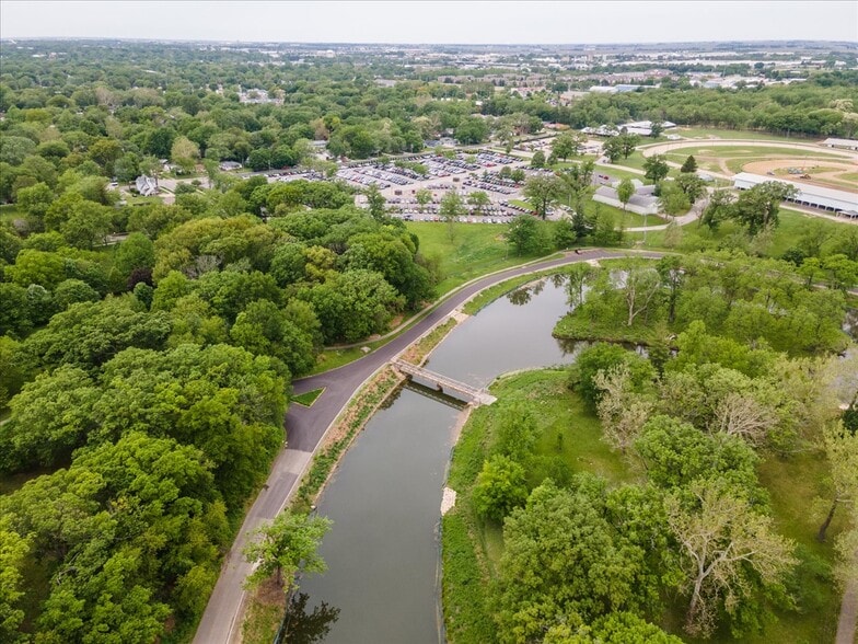 Crystal Lake Park - 1 Block Away ! - 1001 N Coler Ave