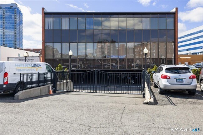 Building Photo - 485 Summer St