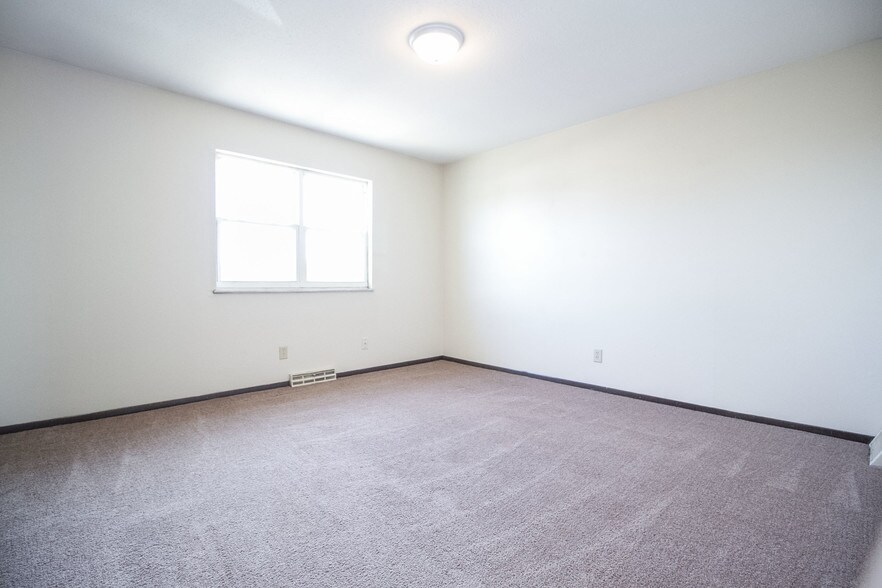 Building Photo - 7269 Ayers Rd