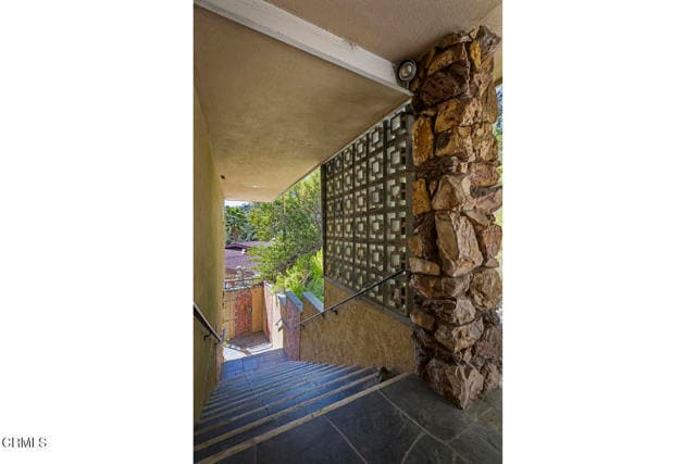 Building Photo - 3139 Linda Vista Rd