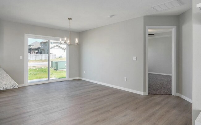 Building Photo - Like New 3 Bedroom Home - Hills of Olde Savannah