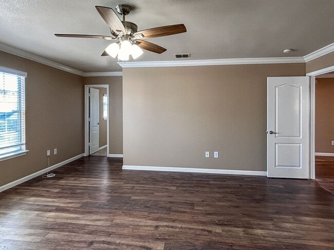Building Photo - Spacious 4-Bedroom Home Near 1604 & Hwy 90