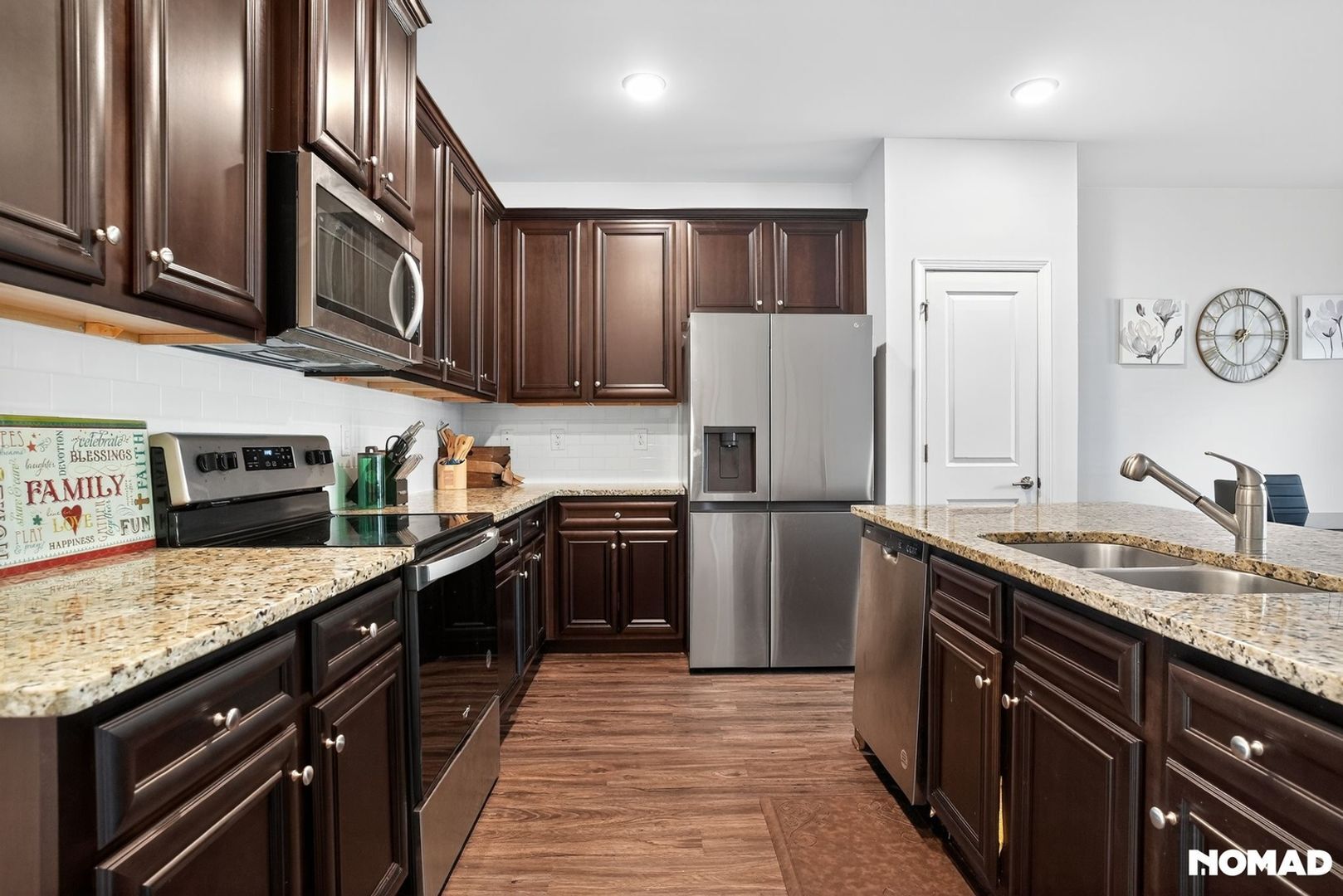 Building Photo - 3445 Sumersbe court