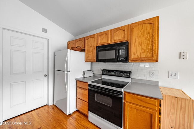 Building Photo - 108 Evergreen Pl