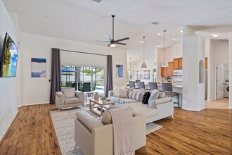 Building Photo - 11 Wheeler Ln