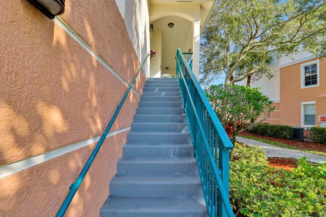 Building Photo - 9212 Myrtlewood Cir W