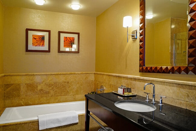 Building Photo - 3800 N Ocean Dr