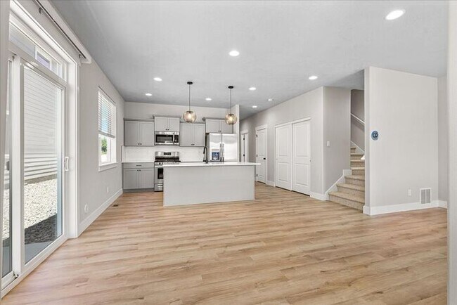 Building Photo - Experience Spacious Luxury: 4 Bedroom, 3 Bath Two-Story Rental Home Awaits