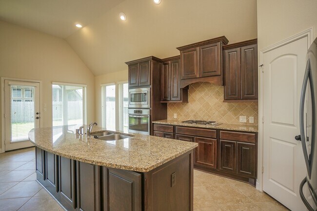 Building Photo - 1215 Watercrest Park Ln