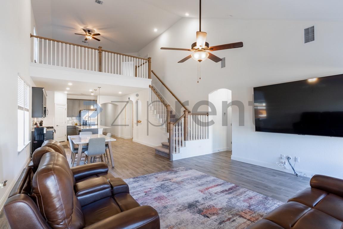 Building Photo - 113 Redonda Dr