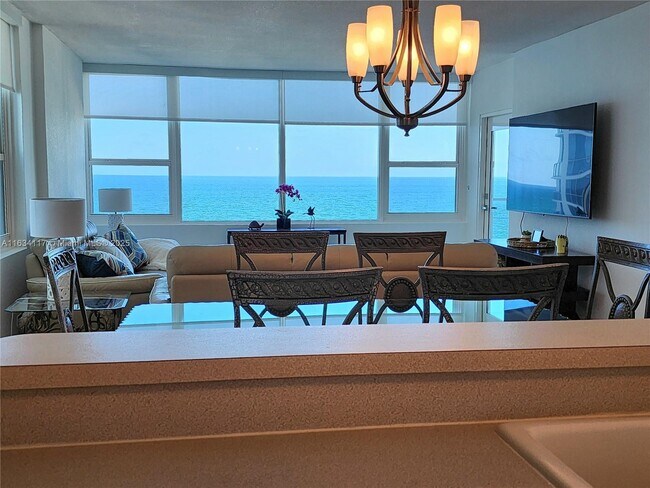 Building Photo - 3505 S Ocean Dr