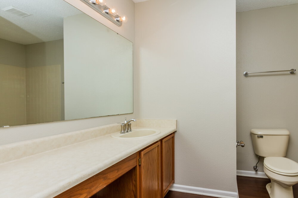 Building Photo - 10236 Hatherley Way