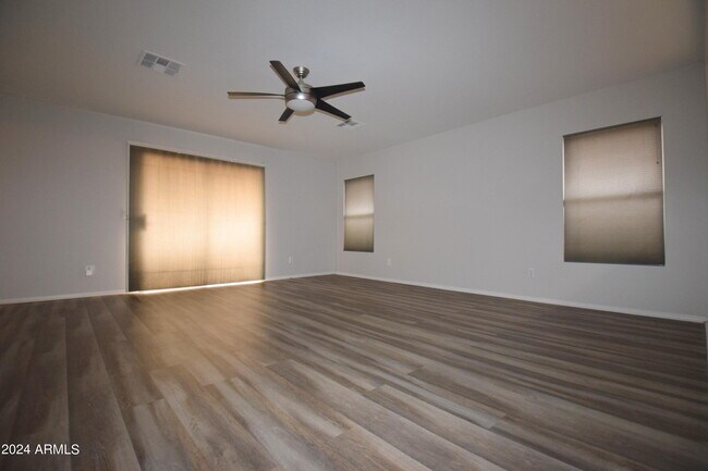 Building Photo - 2797 E Mineral Park Rd