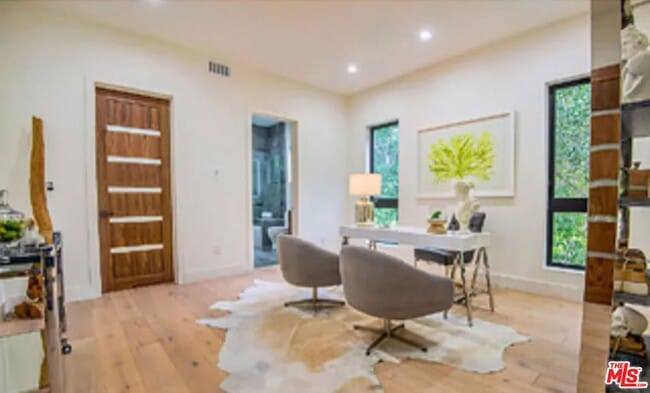 Building Photo - 748 N Detroit St