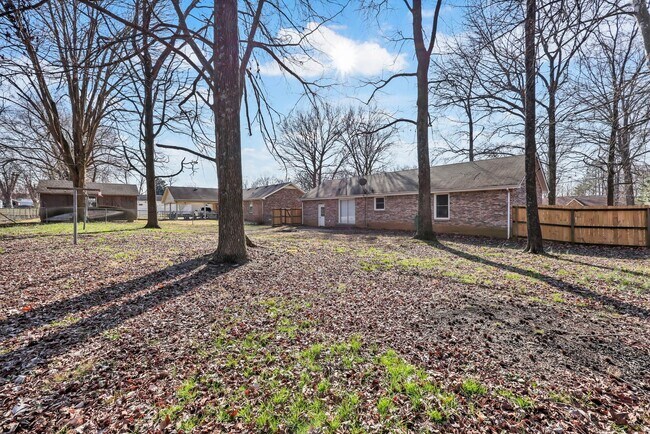 Building Photo - 171 W Regent Dr