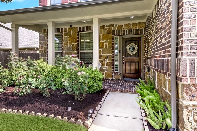 Building Photo - 29022 Pinnacle Ridge Dr