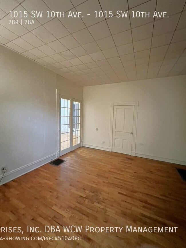 Building Photo - Beautiful and unique home with covered fro...