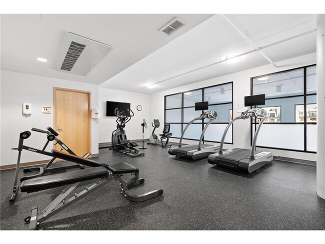 Building Photo - 401 N 2nd St