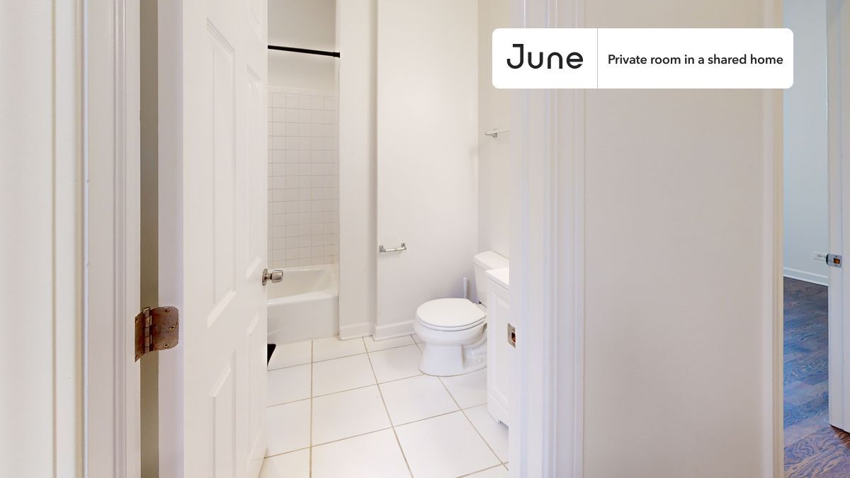 Building Photo - Room in Shared 3 bed/2 bath home