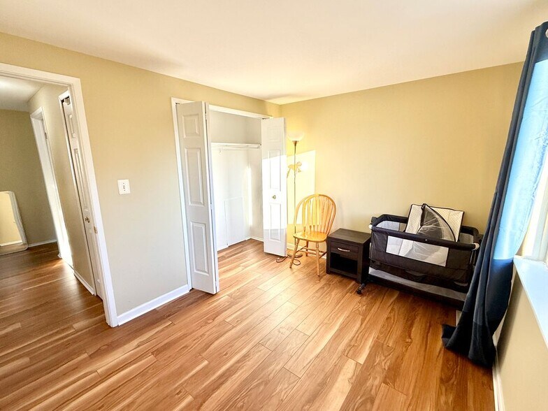 Building Photo - 44563 Savery Dr