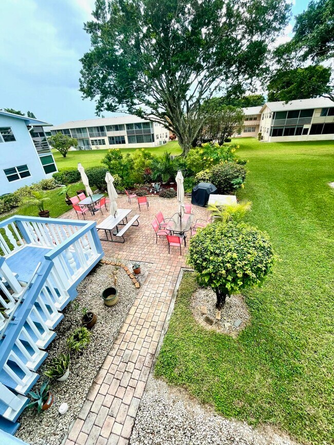 Building Photo - 128 Canterbury F