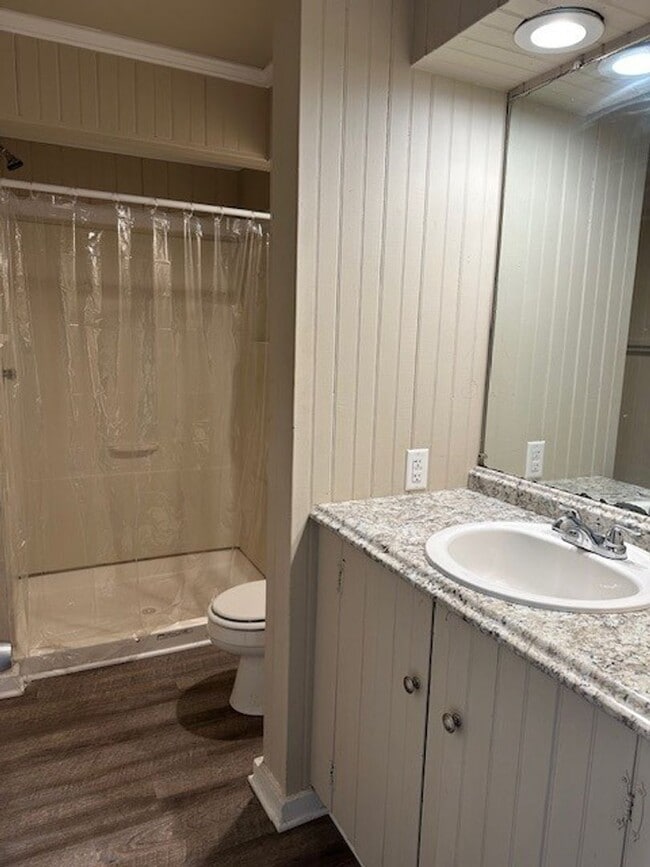 Building Photo - 570 Race St