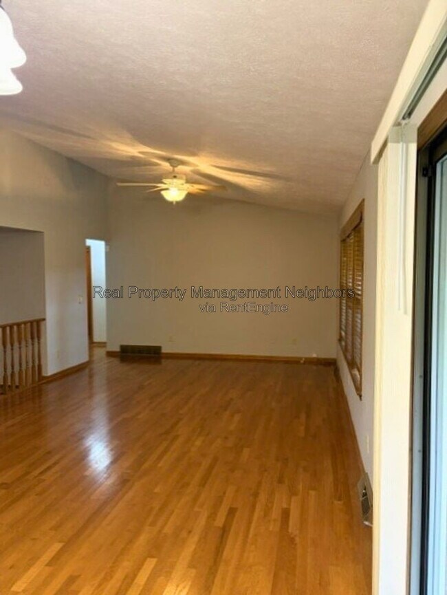 Building Photo - 1662 Klaver St SW