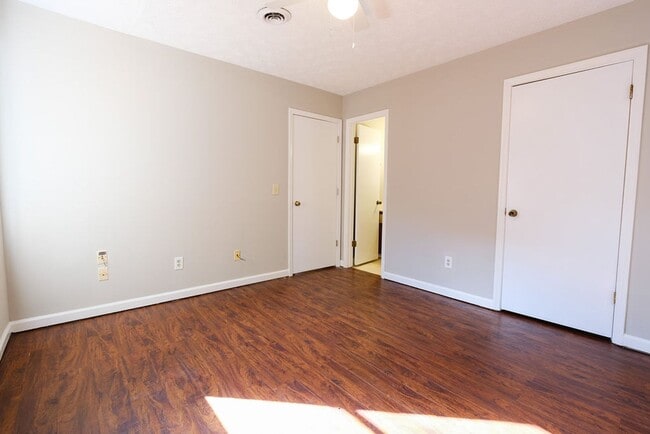 Building Photo - 119 St Andrews Ct