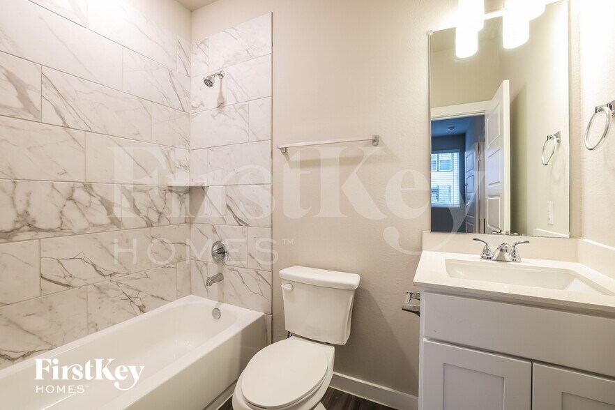 Building Photo - 18519 Centro Row