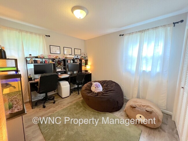 Building Photo - 53 Tipperary Dr