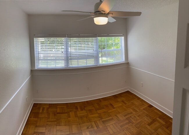 Building Photo - 1817 Loch Berry Rd