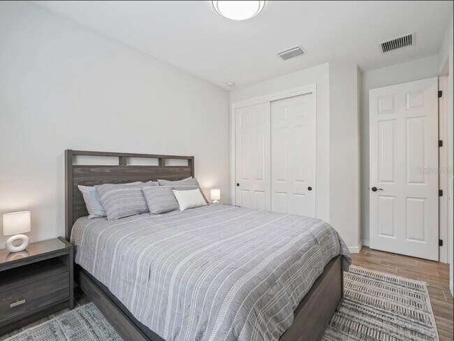 Building Photo - 5552 NW 40th Loop