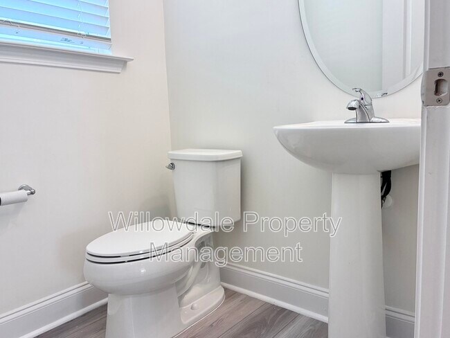 Building Photo - 456 La Maison Ave