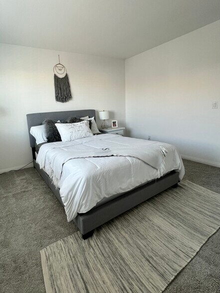 Building Photo - 12185 Scarlet Ember Rd