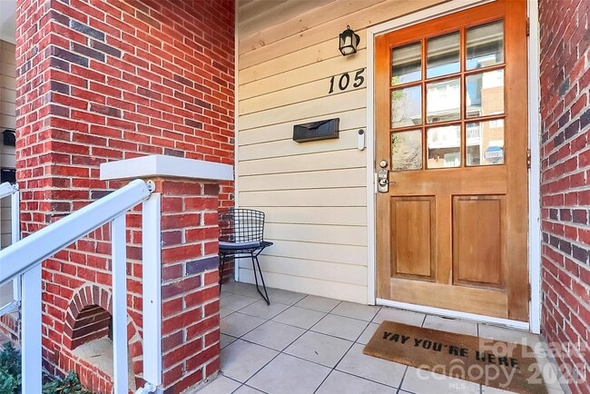 Building Photo - 105 S Summit Ave