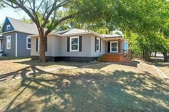 Building Photo - 1330 W Sears St