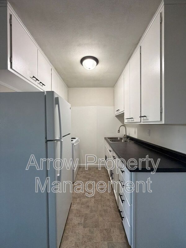 Building Photo - 141 N 4th St